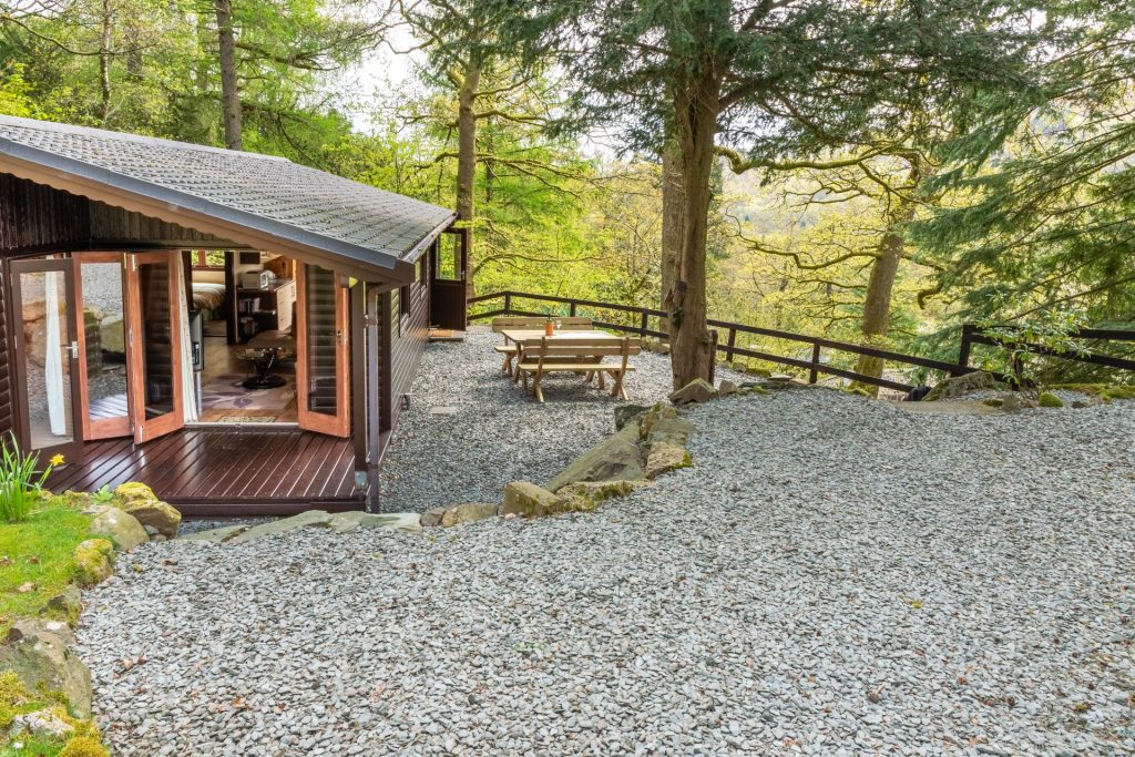 Styhead Tarn Lodge - Neaum Crag Ambleside