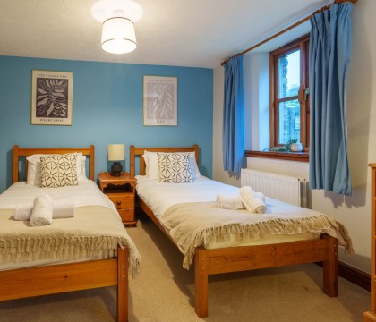 The Dovery - Ingmire Hall, Sedbergh - Twin Bedroom